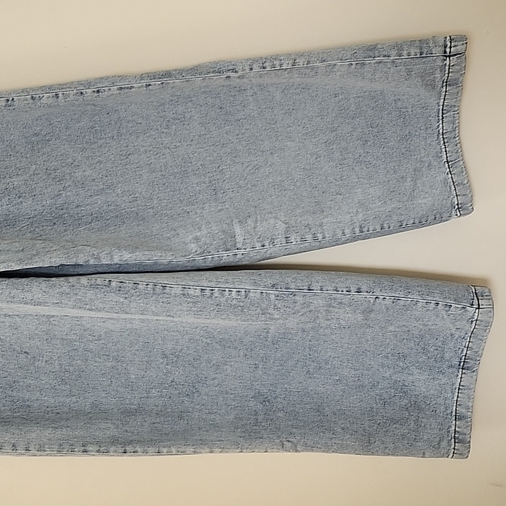 WeWoreWhat Light Wash Blue Wide Leg Jeans - Picture 6 of 16
